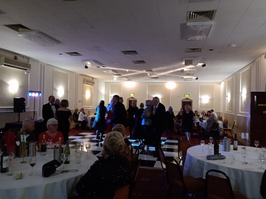 Can you see who is there?