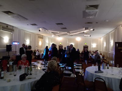 Can you see who is there?